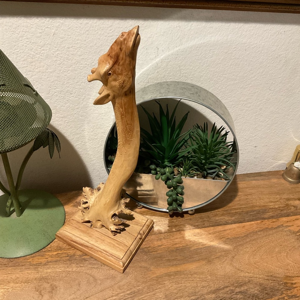 Hand Carved Beautiful Girffe